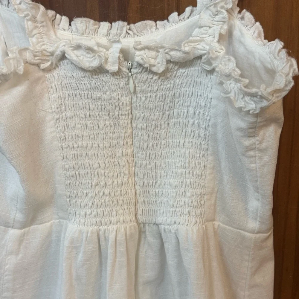 Urban Outfitters White linen mini dress with Lace-Up front and ruffle trim -XS - Picture 4 of 8
